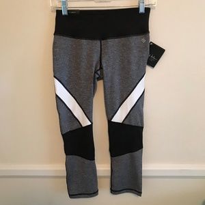 NWT Nicole Miller Black Heather Workout Leggings